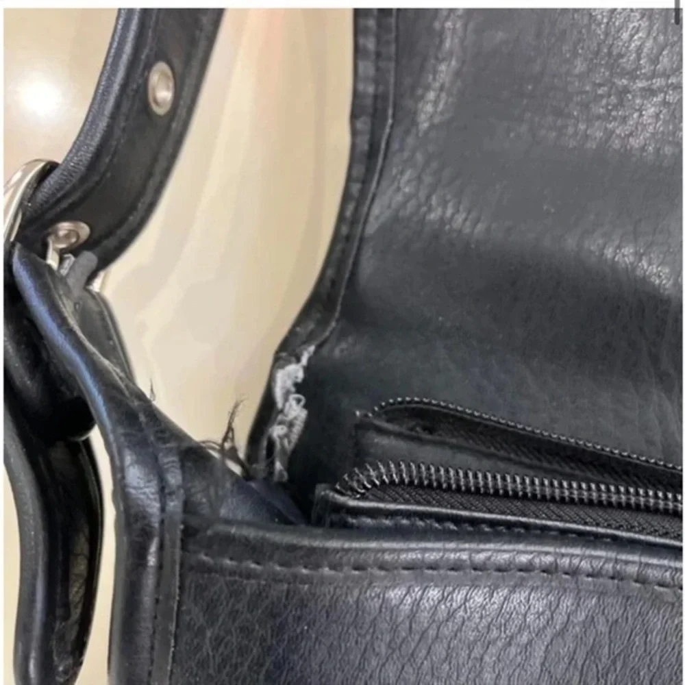 Vintage 1990s Coach Black Full Grain Genuine Leather Essex Messenger Laptop Bag